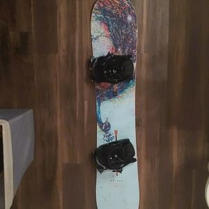 Burton lipstick snowboard 4ft 7in Flow bindings (women's)